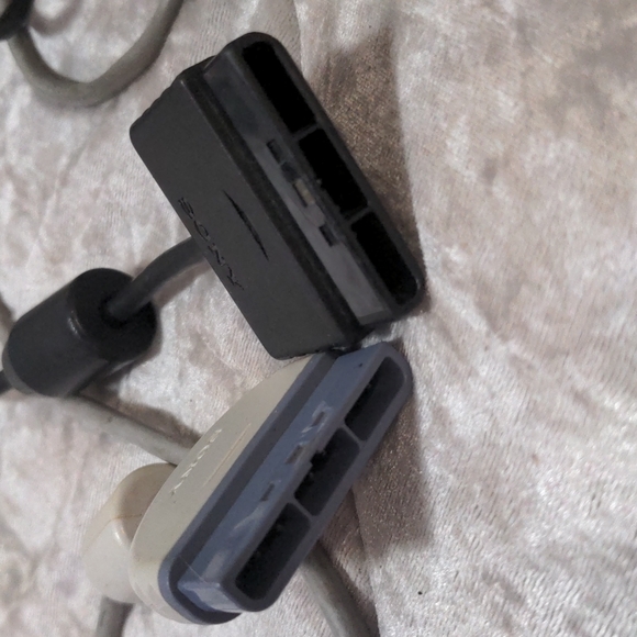 Sony Playstation 1 DualShock Original Controller (PRE-OWN) - Picture 4 of 5